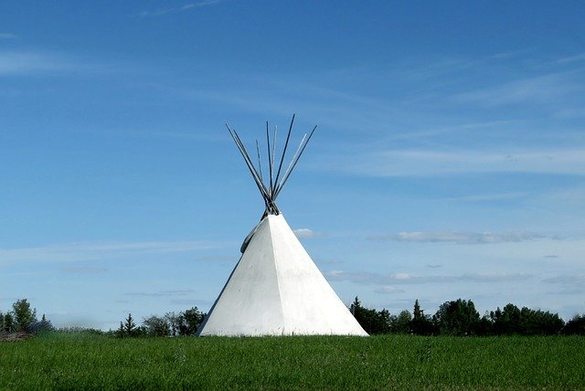 Lakota symbol and teepee