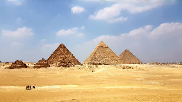 Pyramids geometry