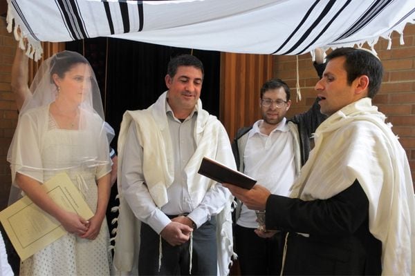 Jewish bride veil