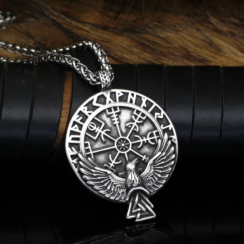 Vegvesir Raven Compass Necklace