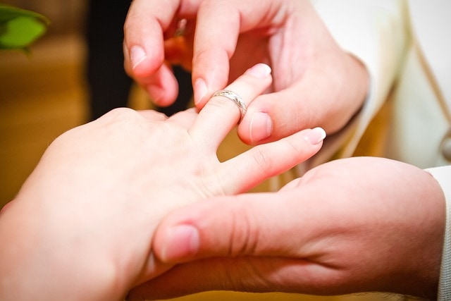 giving a wedding ring
