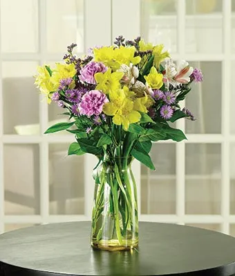 Daffodil delight floral arrangement