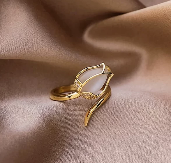 Gold tulip ring