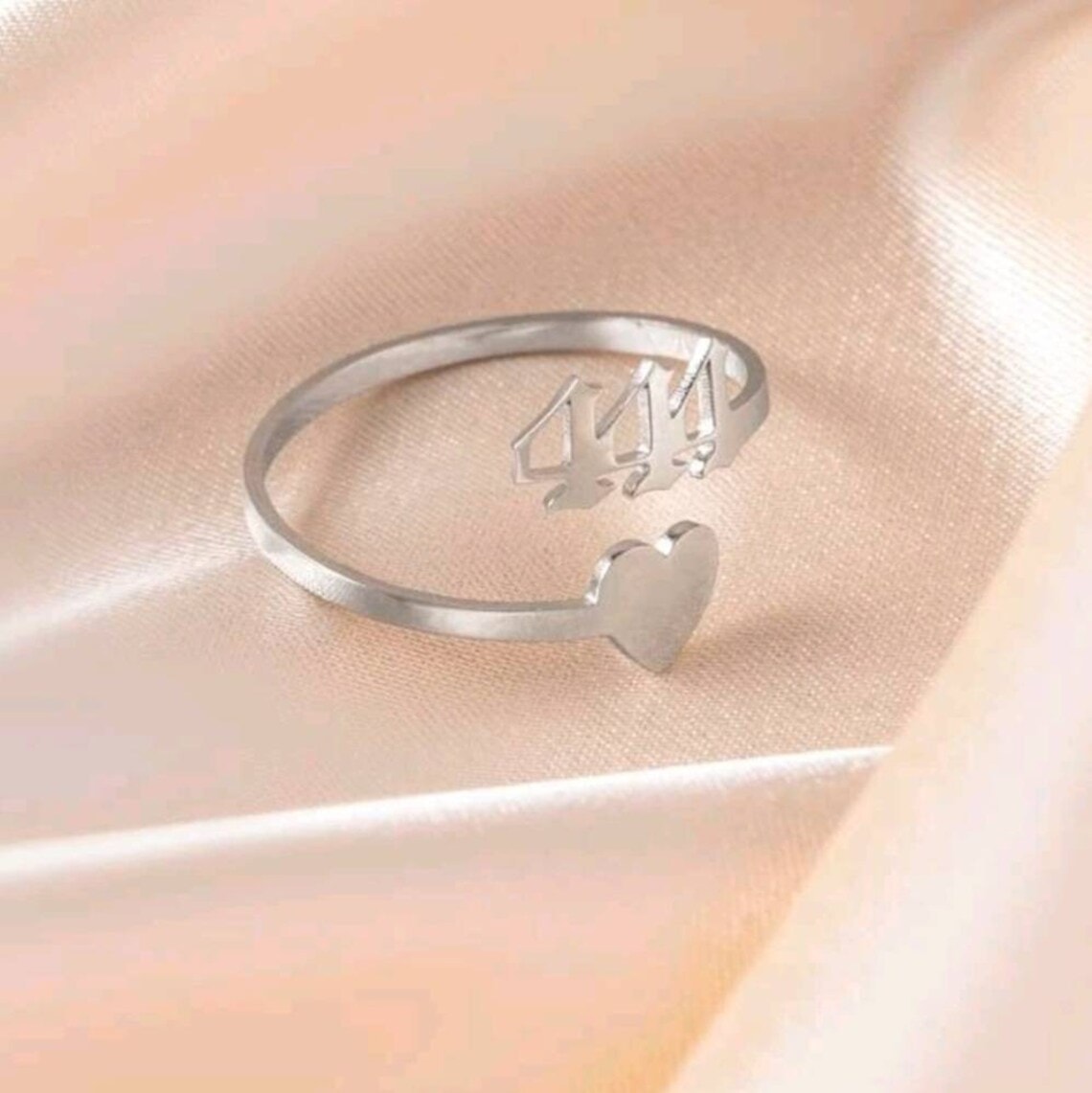 angel number 4 ring
