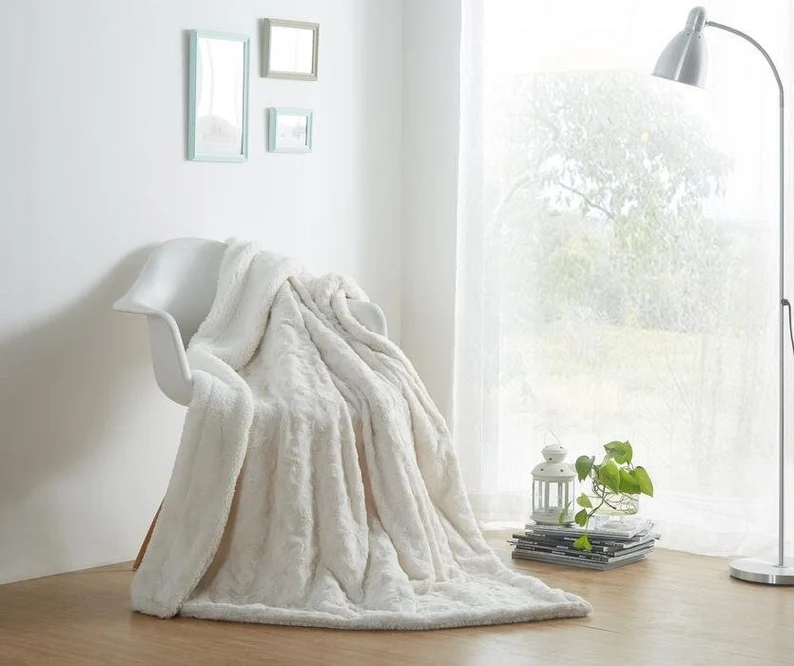 Luxury white rose design blanket