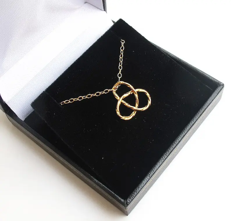 gold knot pendant necklace