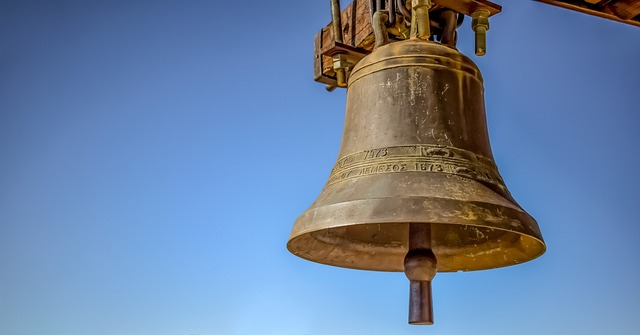 Why do some churches ring their bells for long periods of time? - Quora